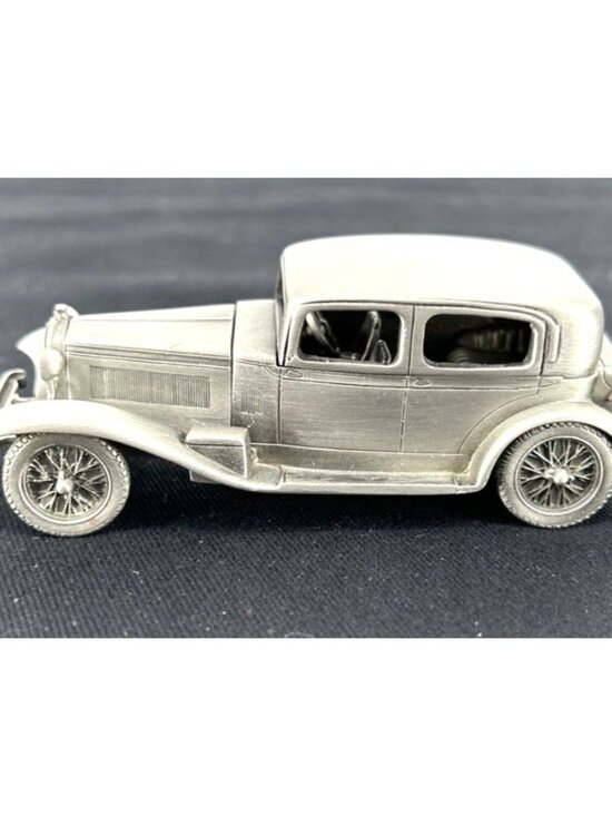 Danbury Mint Other - Danbury Mint Pewter Classic Sports Car World 1932 Alfa Romeo Die Cast